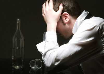 Увольнение за появление на работе в состоянии алкогольного опьянения: краткое пособие для работника и работодателя